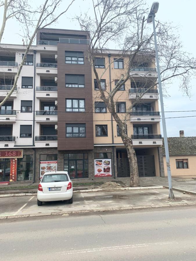 Royal Residence Apartmani Панчево Экстерьер фото